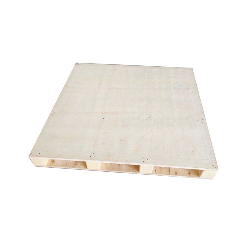 Does the multi-layered structure of plywood pallets enhance its overall compressive strength?